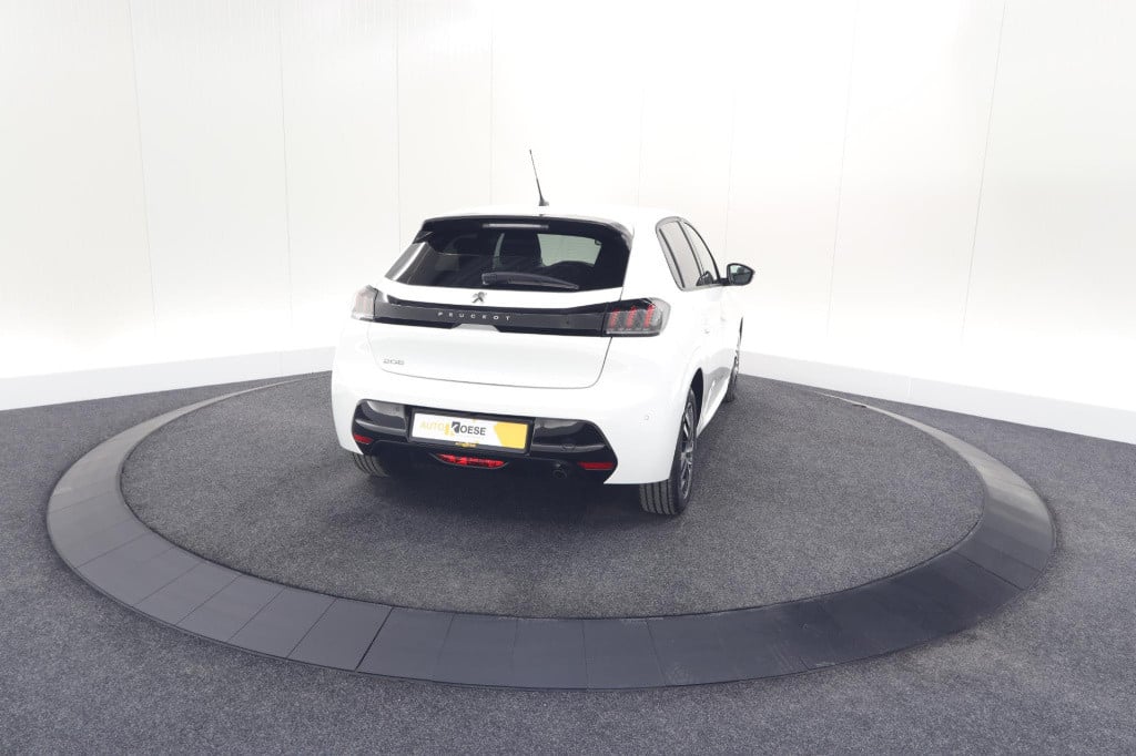 Peugeot 208 puretech 100 allure pack | camera | apple carplay | stoelverwar