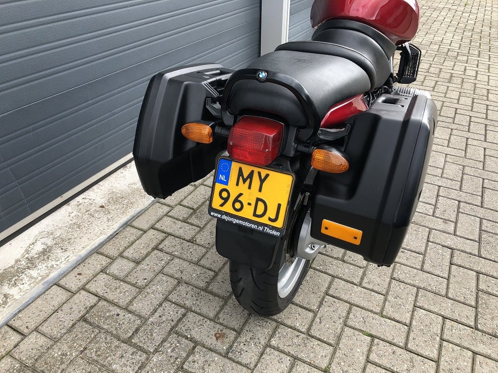 BMW R1100R, nieuwstaat met 60dkm, koffers, onderhoud net uitgevoerd €2350,-
