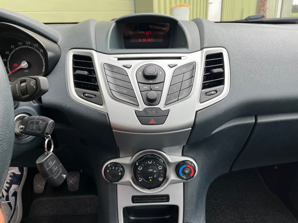 Ford Fiesta 1.25 titanium airco