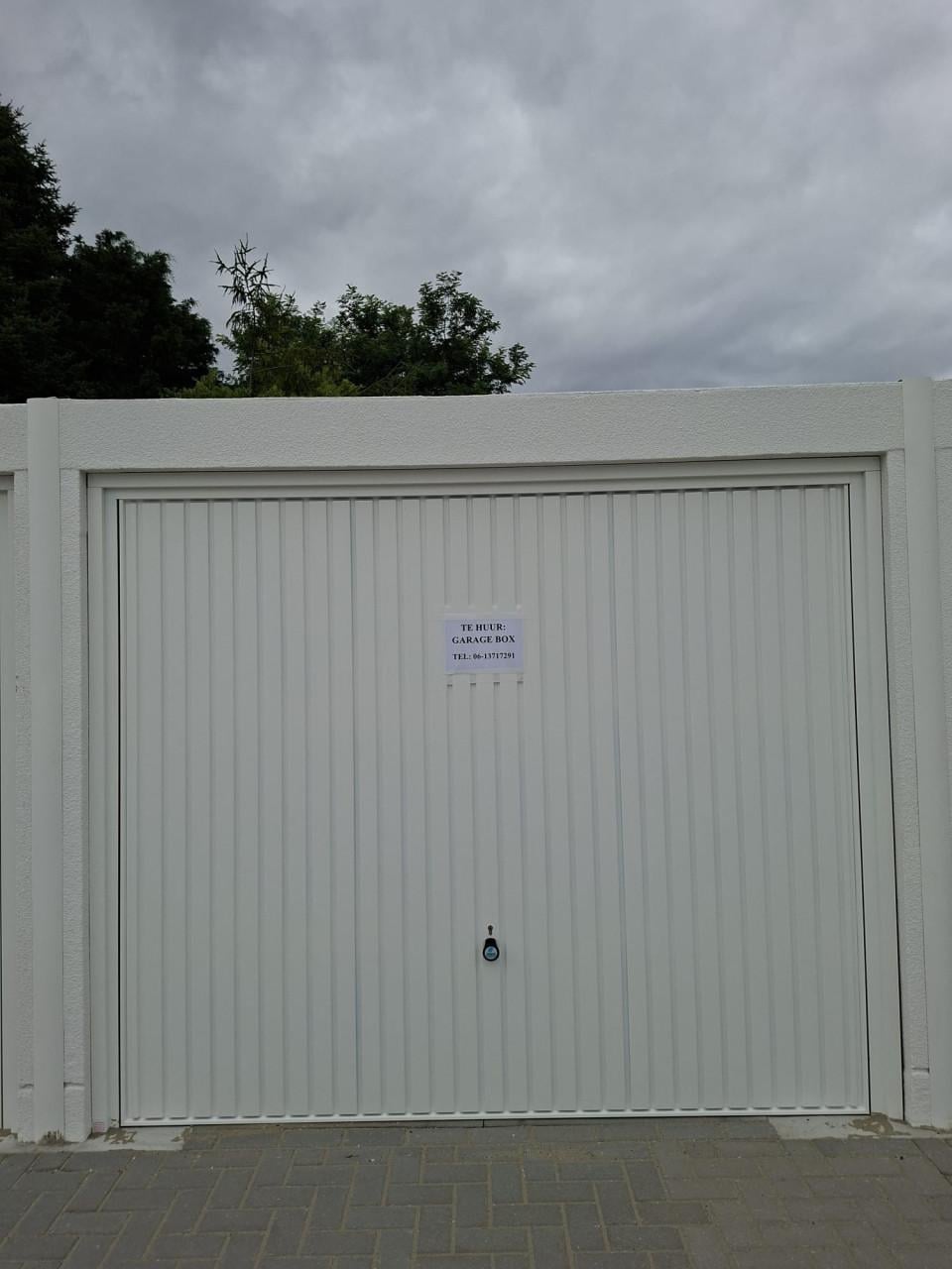 TE HUUR NIEUWE GARAGEBOXEN IN CLINGE