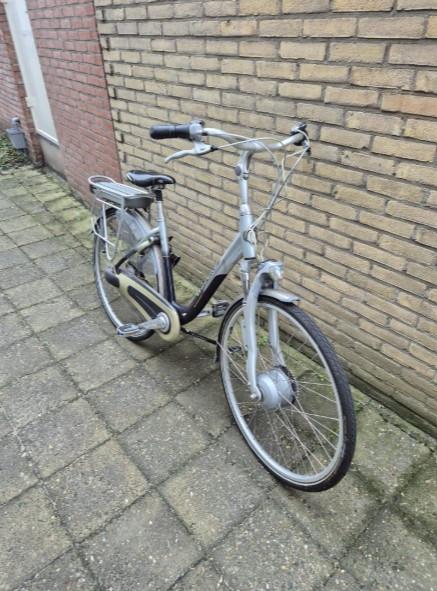 Nette Gazelle E-Bike in goede staat en nieuwe banden.