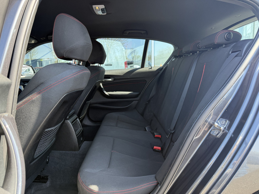 BMW 1 Serie 116i business sportline | nl-auto | groot navi | nieuwe distrib