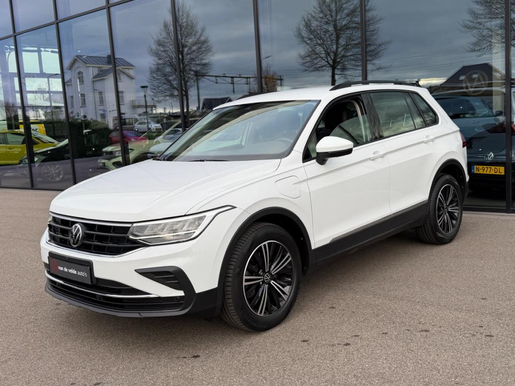 Volkswagen Tiguan 1.4 tsi dsg ehybrid life | leder | trekhaak | 360 camera 