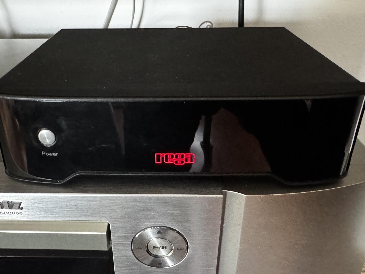 Thorens TD166 platenspelemet Ortofon Red en Rega Fono MM MK3 voorversterker