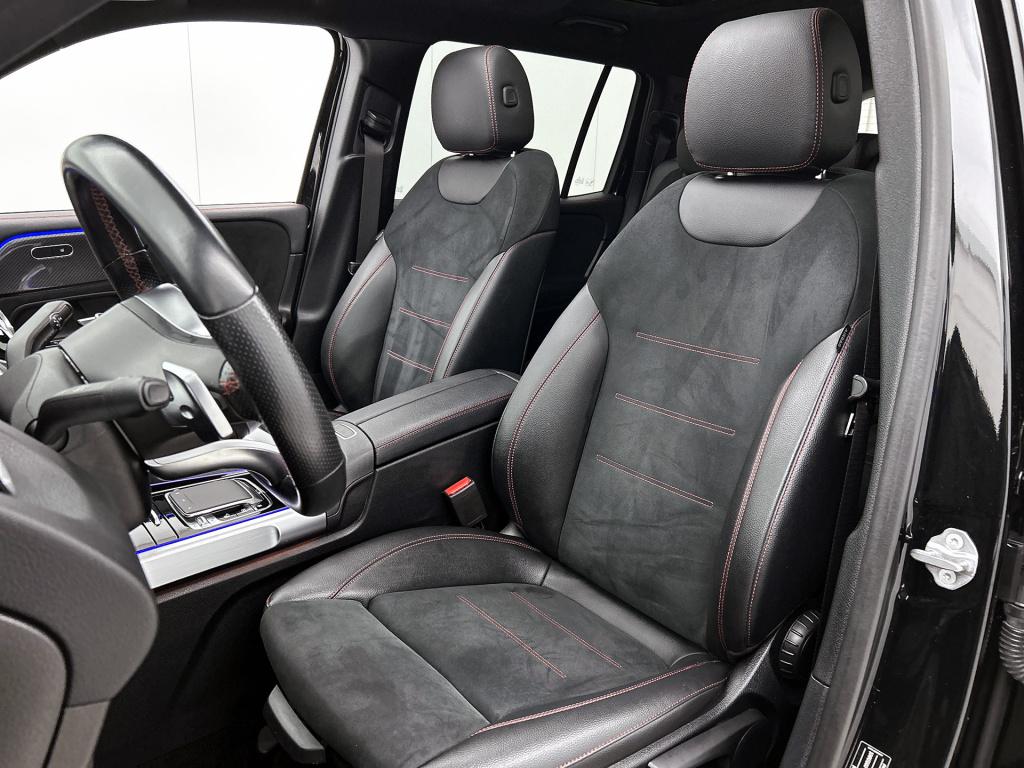 Mercedes-Benz Glb 180 business solution amg | panoramadak | sfeerverlichtin