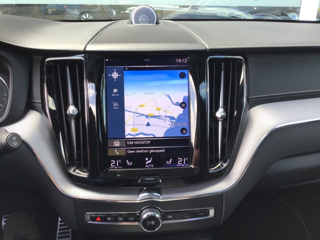 Volvo XC60 t8 390pk recharge r-design| adap.cruise| b&w sound| panodaktrekh