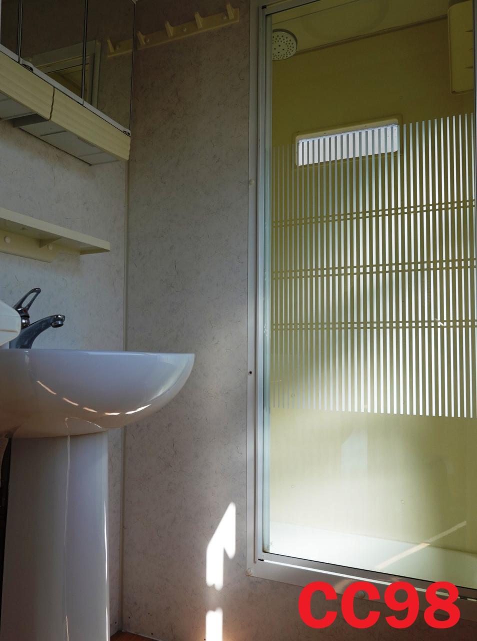 Keurig chalet met 2 slaapkamers, extra stahoogte en dubbel glas te koop