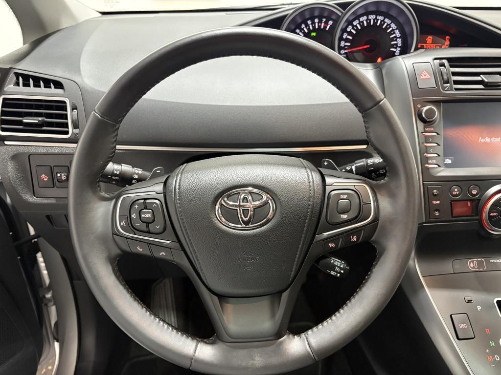 Toyota Corolla Verso 1.8 vvt-i skyview edition