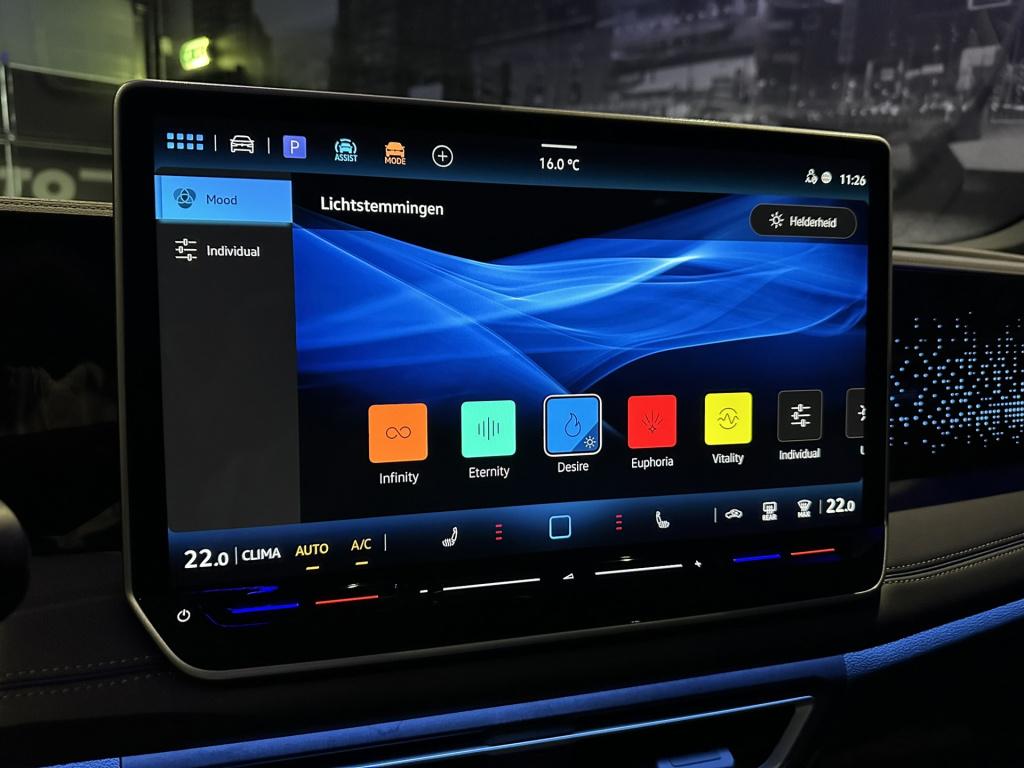 Volkswagen Tiguan 1.5 etsi r-line business *standkachel*pano*trekhaak*harma