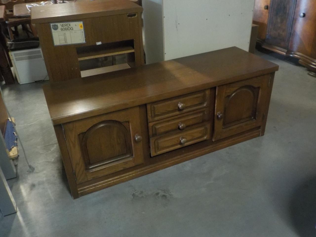 Massief eiken 4 delig wandmeubel in goede staat kast