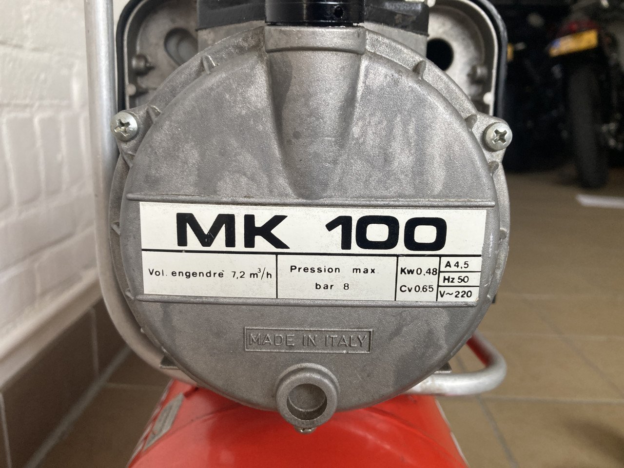 Brown compressor