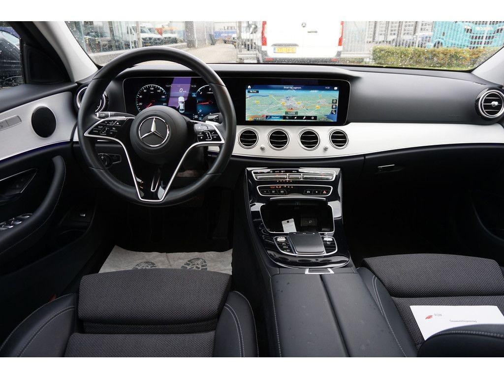 Mercedes-Benz E-Klasse 220 d exclusive line l panoramadak l trekhaak l wide