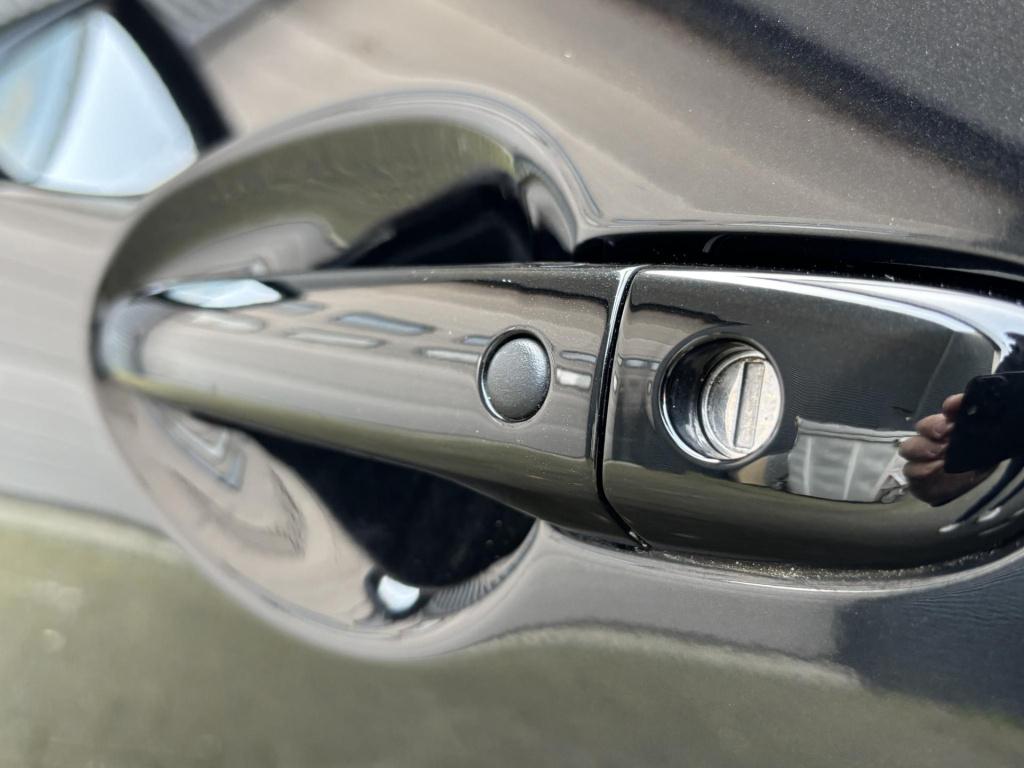 Mazda 2 1.5 skyactiv-g luxury i-activesense pack, nl-auto!