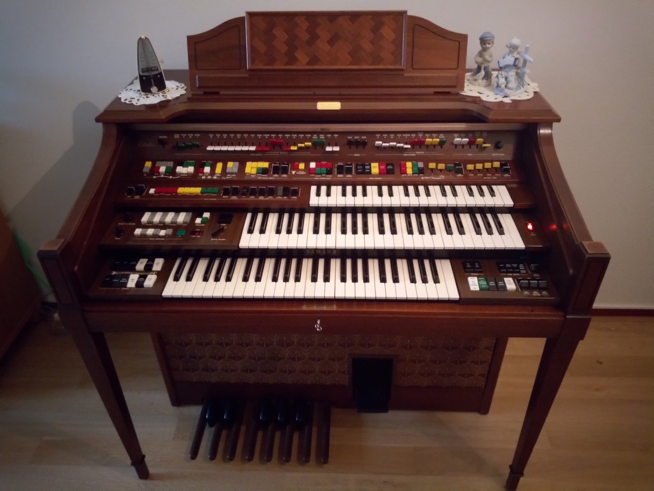 YAMAHA D-85