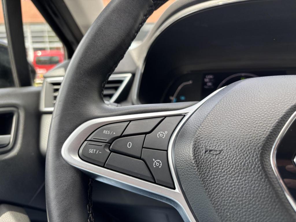 Renault Clio 1.6 e-tech hybrid 140 zen easy link pack