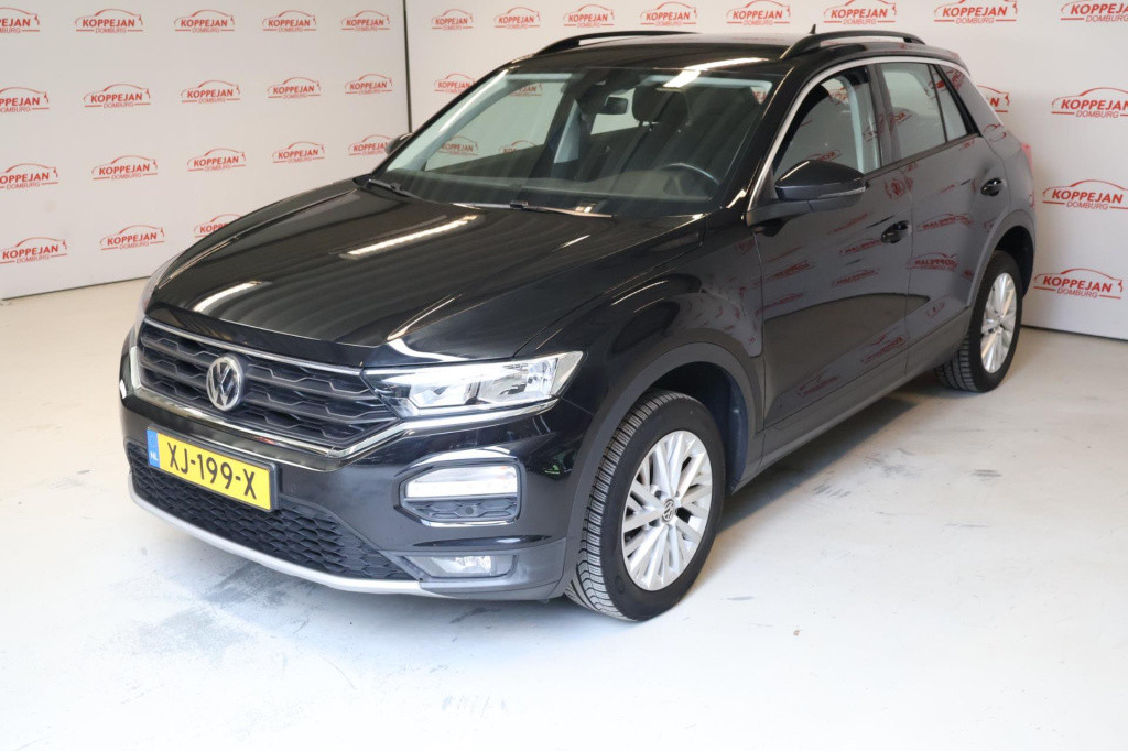 Volkswagen T-roc 1.5 tsi style nl auto, acc, appconnect, trekhaak.