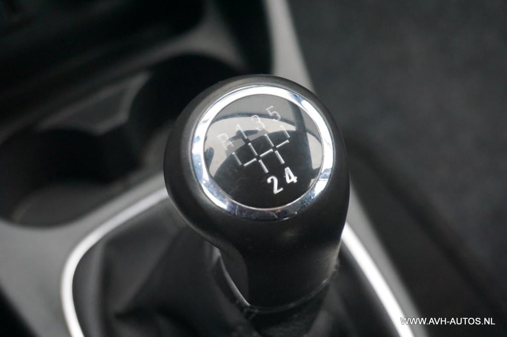 Opel Corsa 1.4 color edition