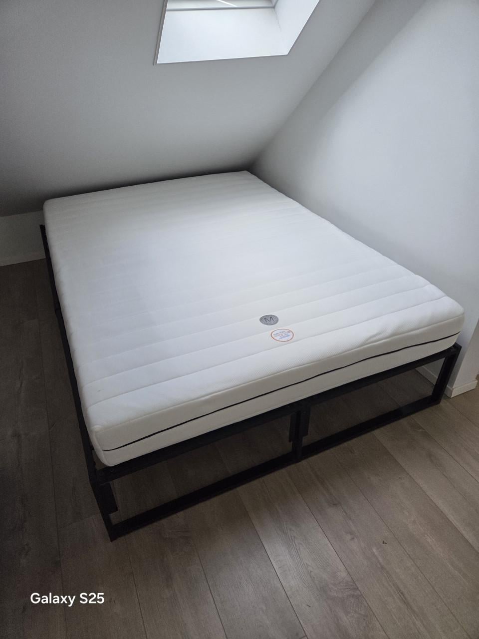 Bed 160 x 200 tweepersoons