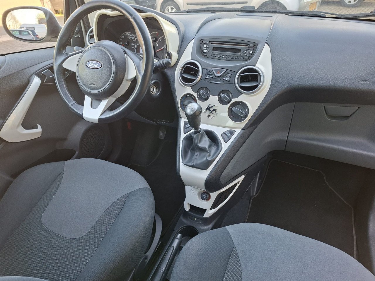Ford Ka 1.2 Grand Prix start/stop bj:2011 airco lm-velgen