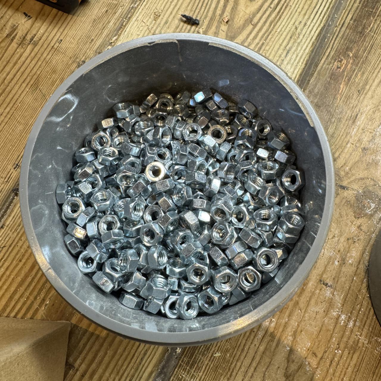 Restpartij nieuwe boute en moeren en ringen