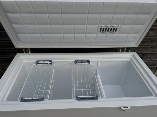 Als nieuwe vrieskist / vriezer 273 liter 125x85x65 cm.