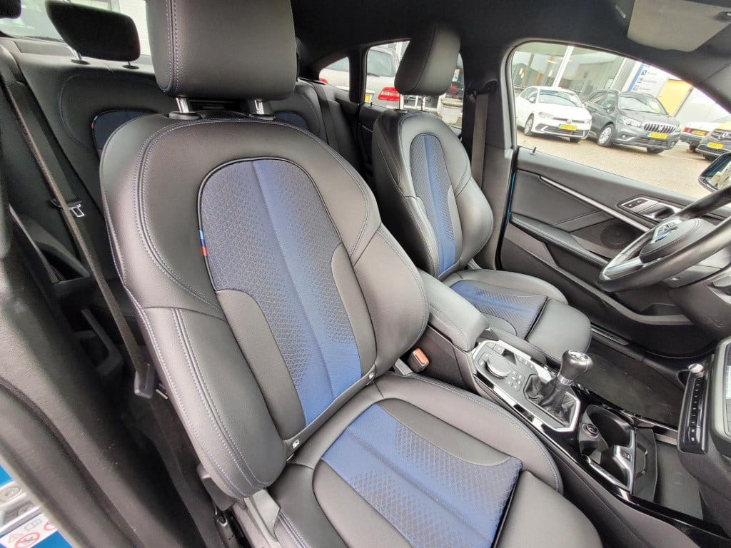 BMW 2-serie gran coupé 218i 218i m sport edition full led navigatie carplay