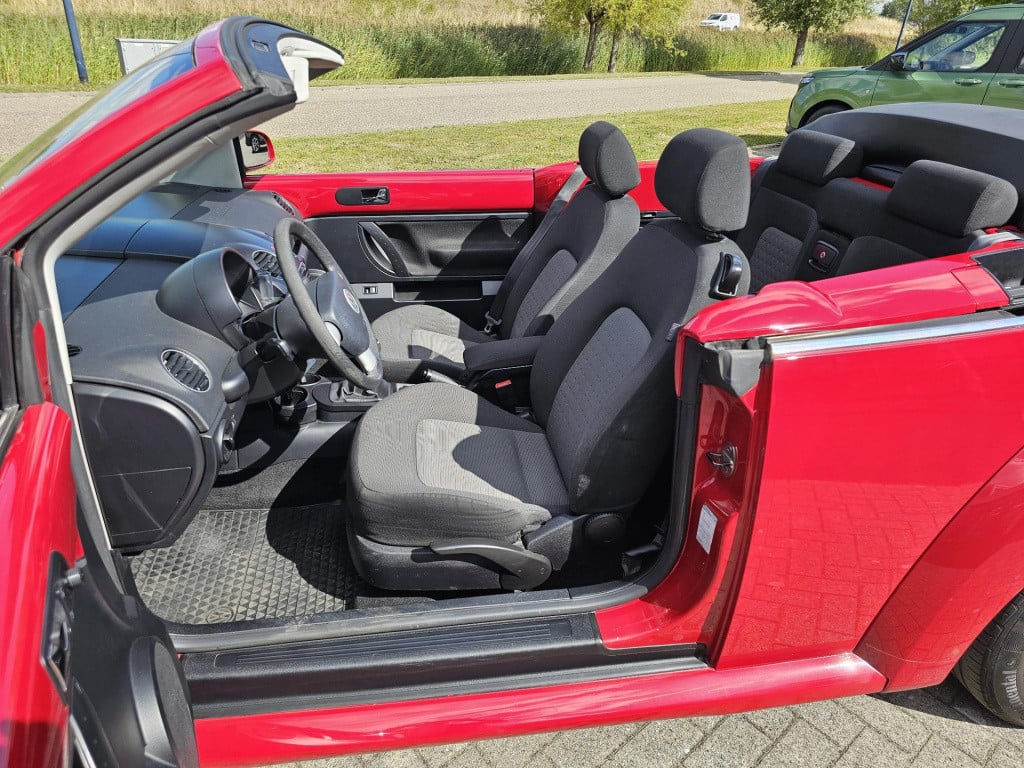 Volkswagen New Beetle cabriolet 1.6 trendline