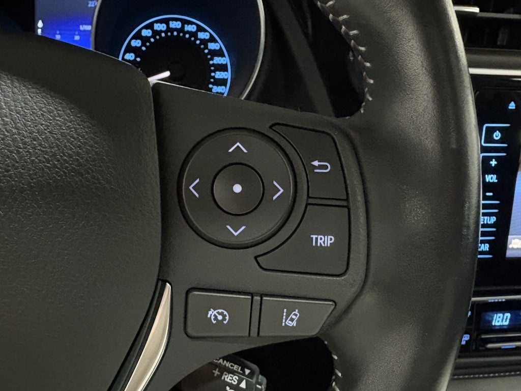 Toyota Auris 1.2t volcano edition
