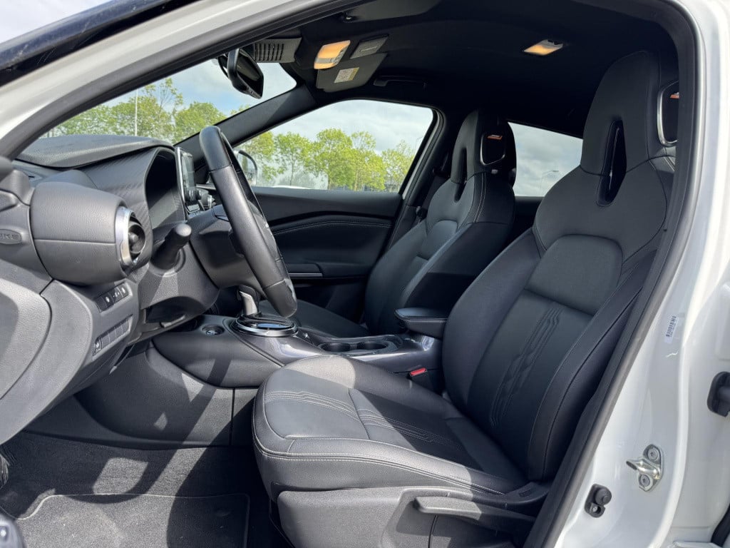 Nissan Juke 1.6 hybrid tekna full options!