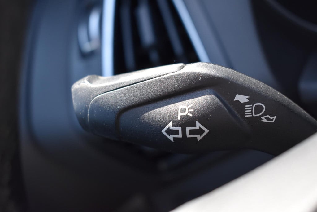 Ford C-max 1.0 titanium | cruise control | trekhaak | parkeersensoren v + a