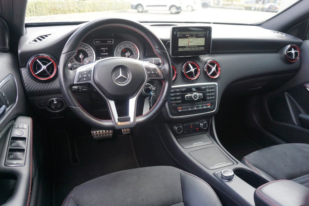 Mercedes-Benz A-Klasse 250 sport airco / navi / carplay / stoelverw. / crui
