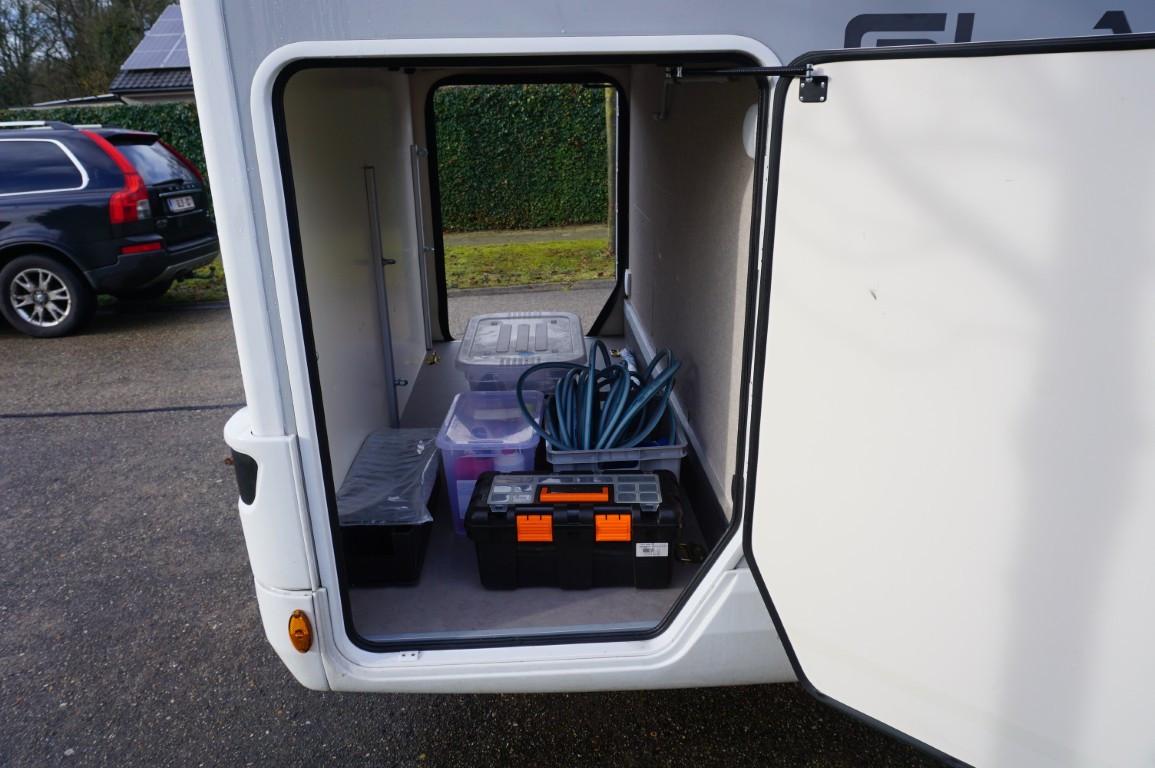 Mc Louis Glamys 365 2025 met 20.000km familiecamper Euro 6