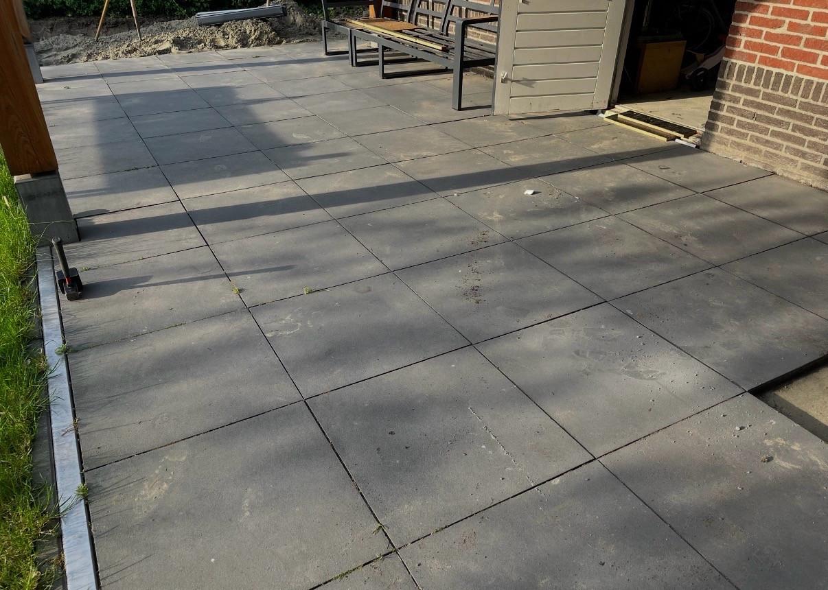 Betontegels 60x60 antraciet 28m2