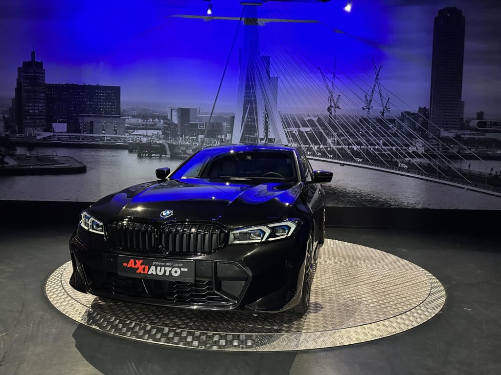 BMW 3-serie 330e m-sport *schuifdak*acc*harmankardon*