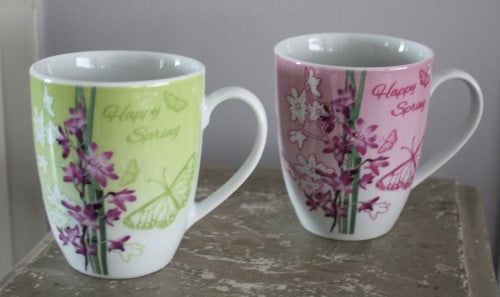 Set van 2 nieuwe mokken met lavendel en vlinder print