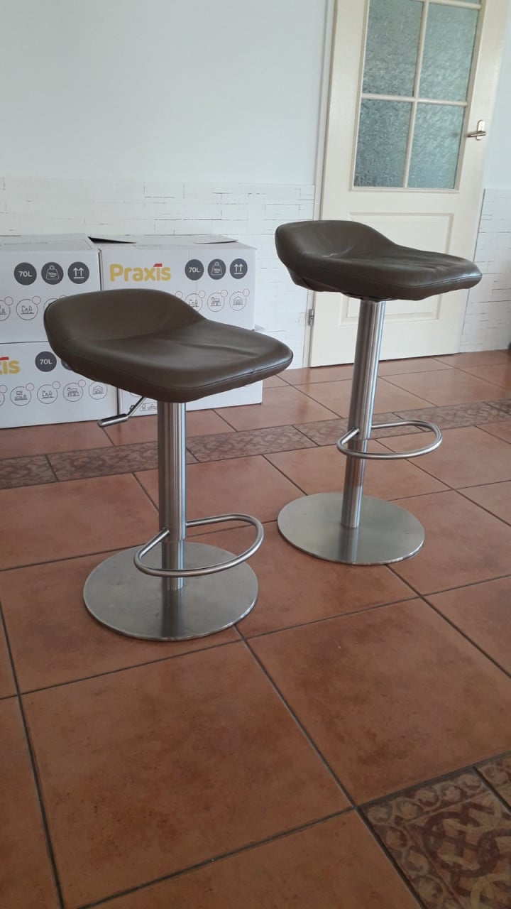 Stevige barkruk / hoge stoel