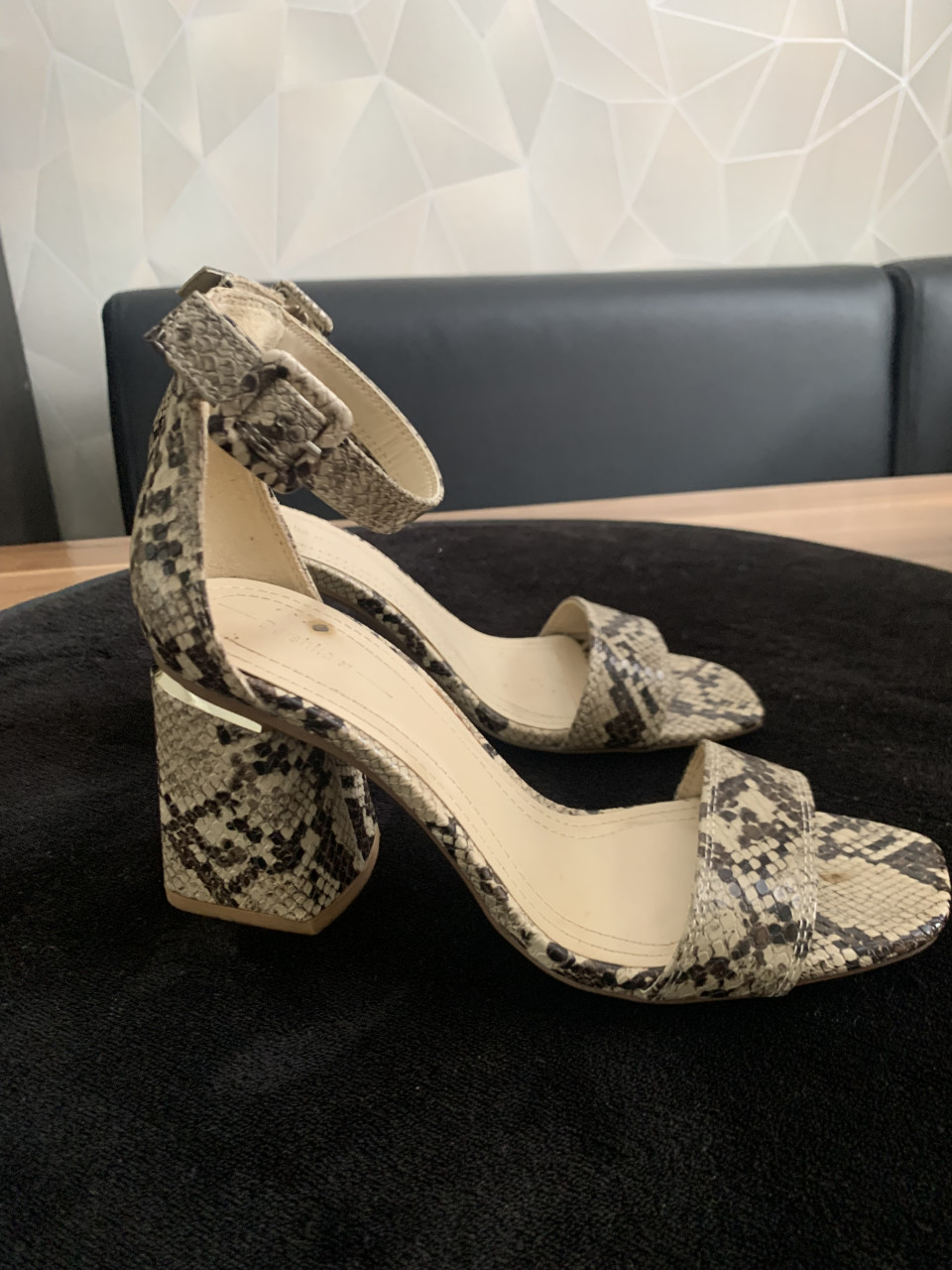 Sandalen maat 37