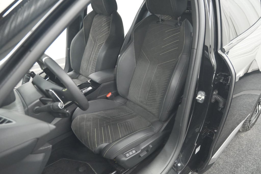 Peugeot 2008 puretech 130 eat8 gt | 360 camera | adaptieve cruise control |