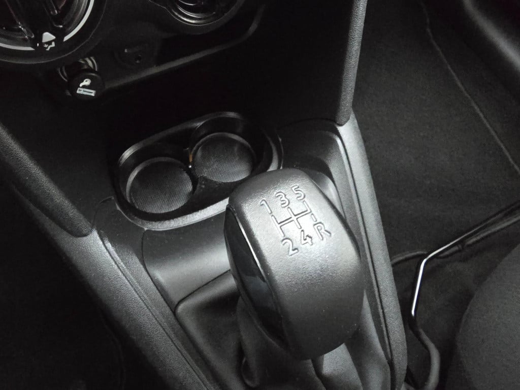Peugeot 208 occasion met cruisecontrol en veel ruimte ook achterin | tweede