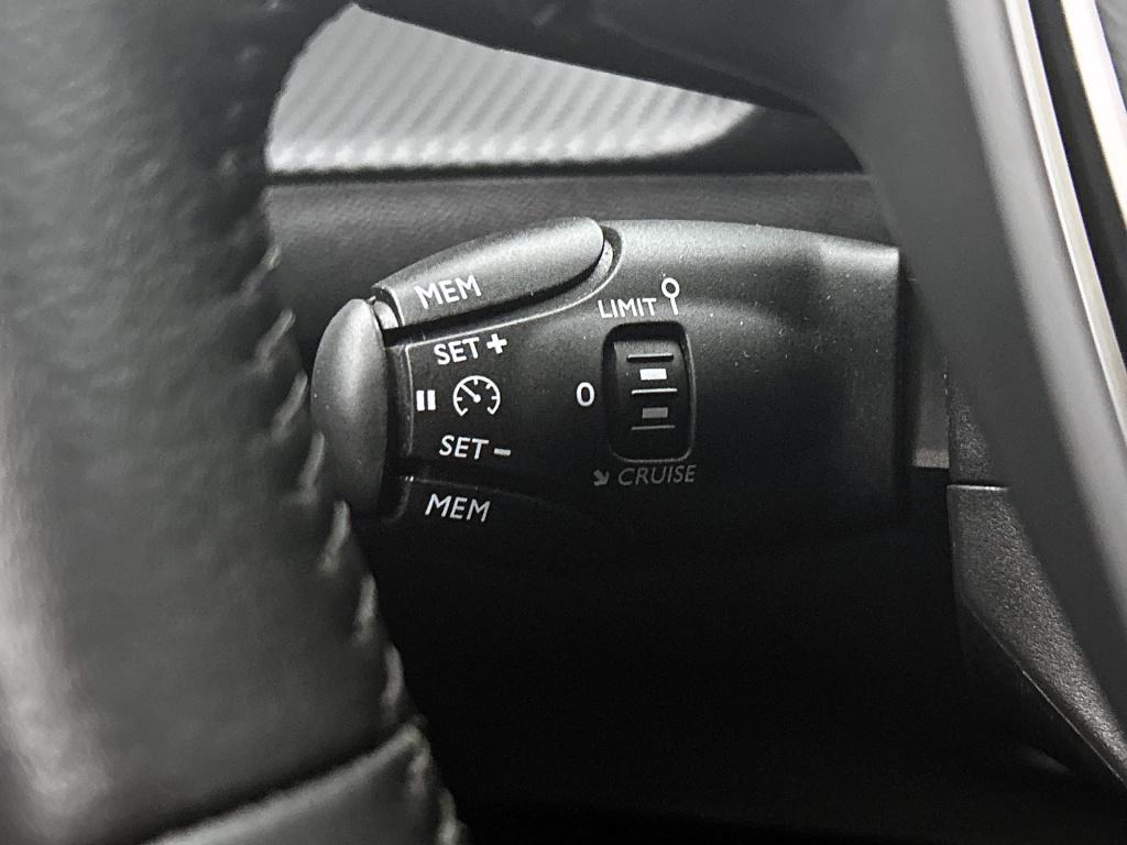 Peugeot 2008 100 pk allure | rijklaar | parkeerhulp | apple carplay | 17" l