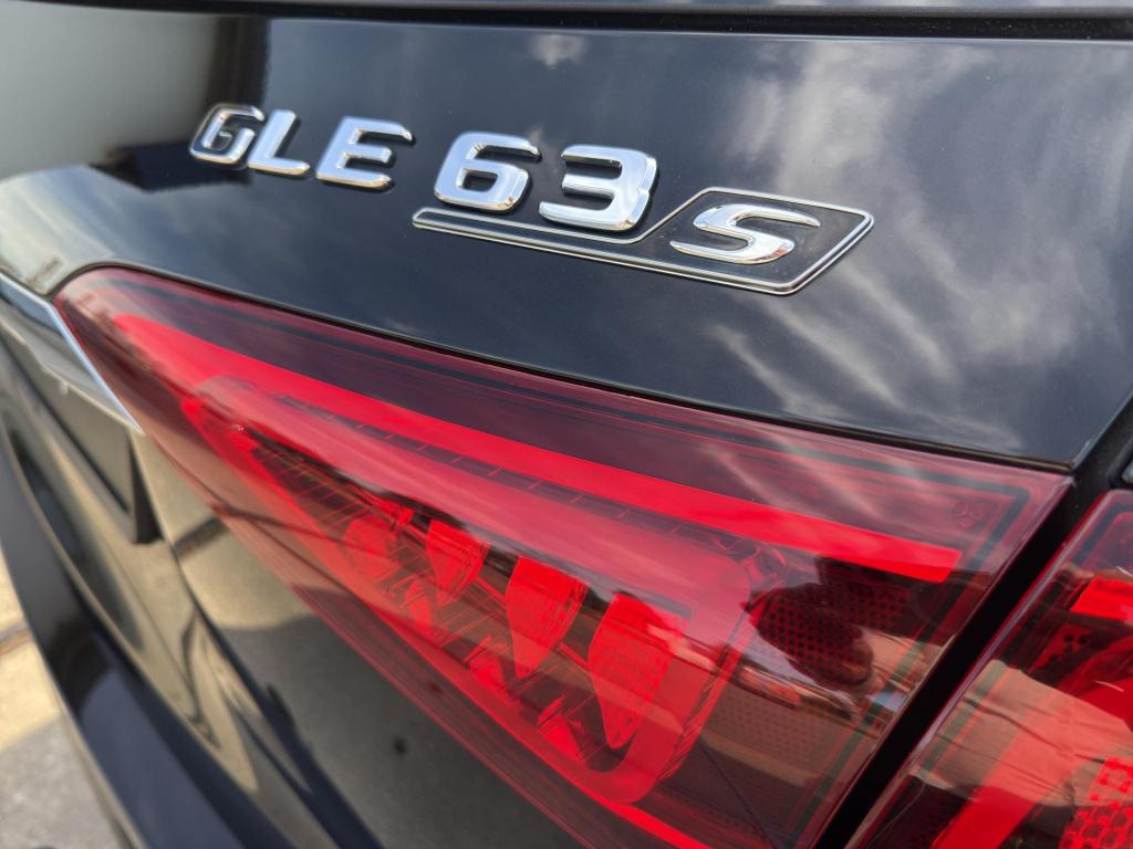 Mercedes-Benz Gle amg 63 s 4matic+ premium plus | pano | akrapovic | burmes