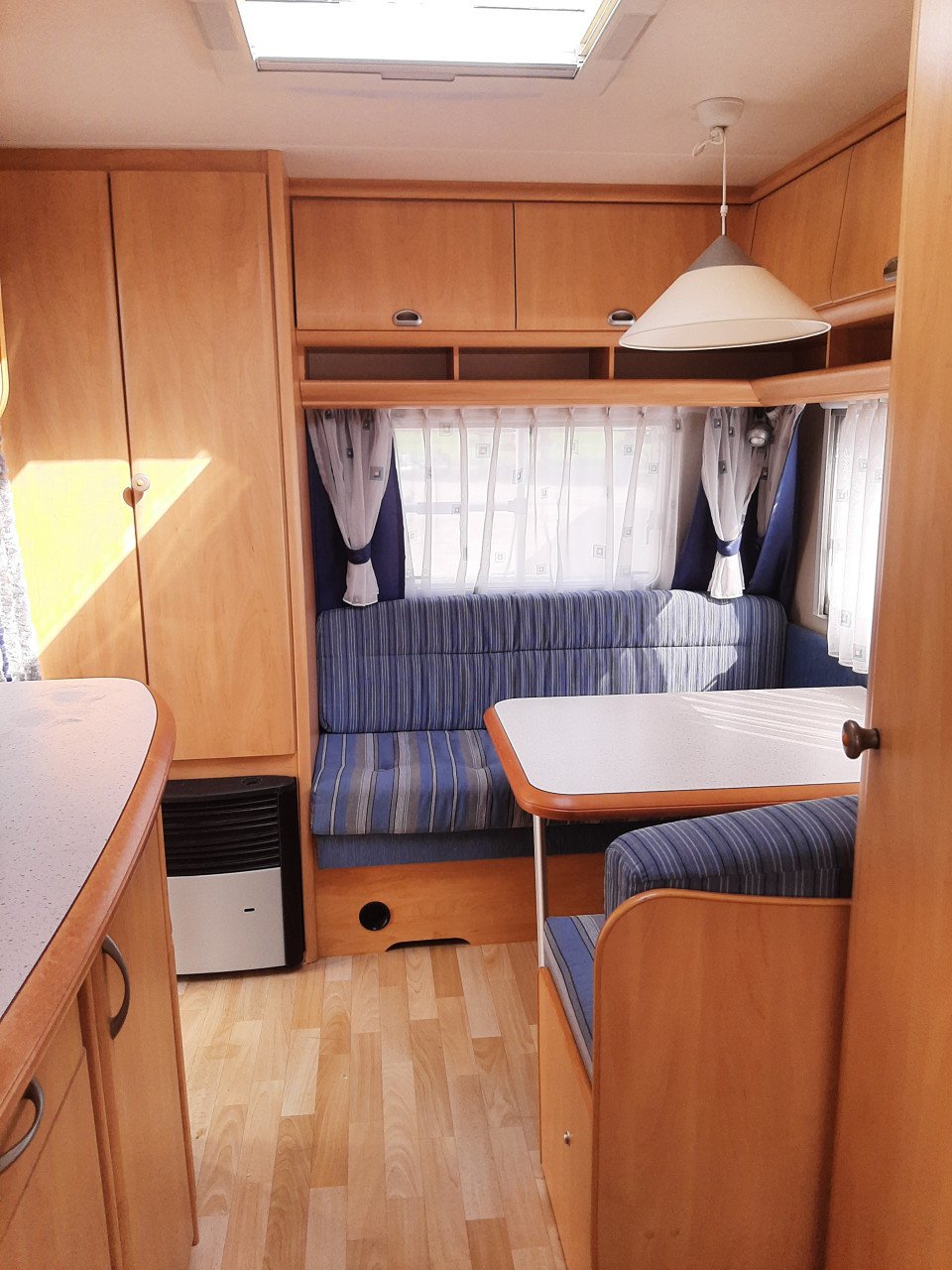 Caravan Hobby 440 de luxe easy bouwjaar 2004