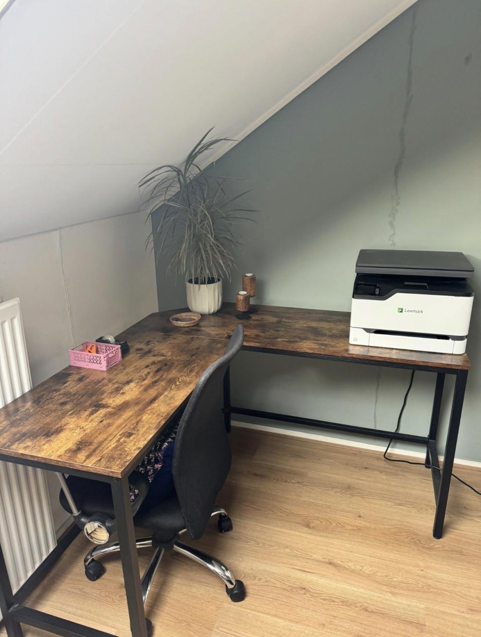 Bureau met stoel - 135x135 cm