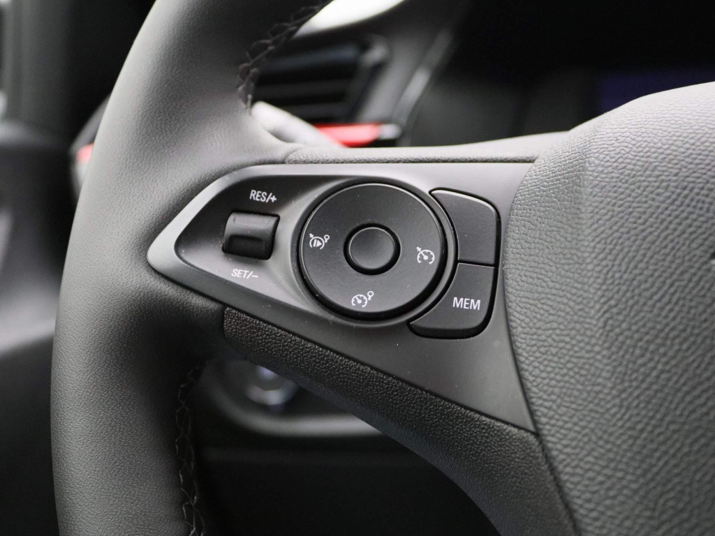 Opel Corsa 1.2 level 4 | navigatie | apple carplay / android auto | airco |