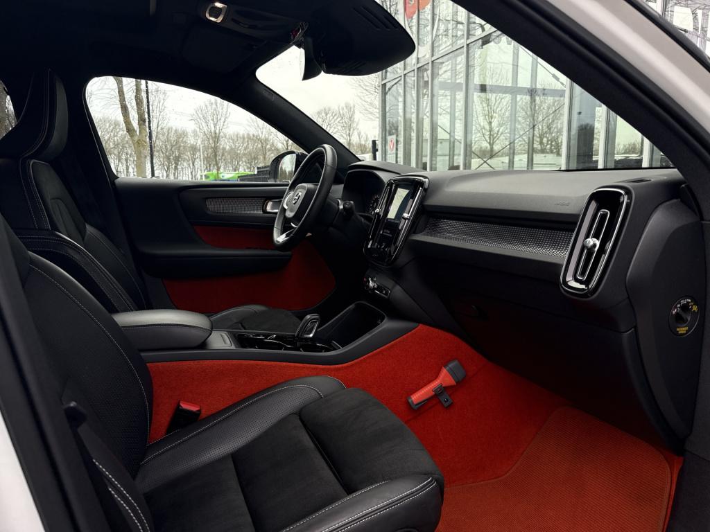 Volvo XC40 1.5 t3 r-design | nl-auto | btw | pano | parel lak | stoelverw.