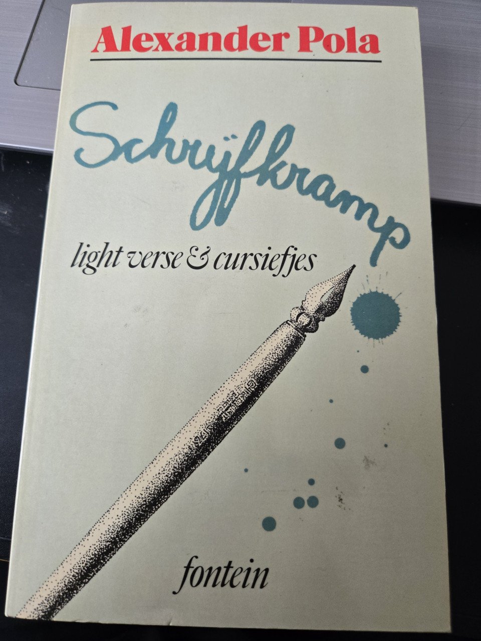 Boekje: Alexander Pola – Schrijfkramp: light verse & cursiefjes 1984