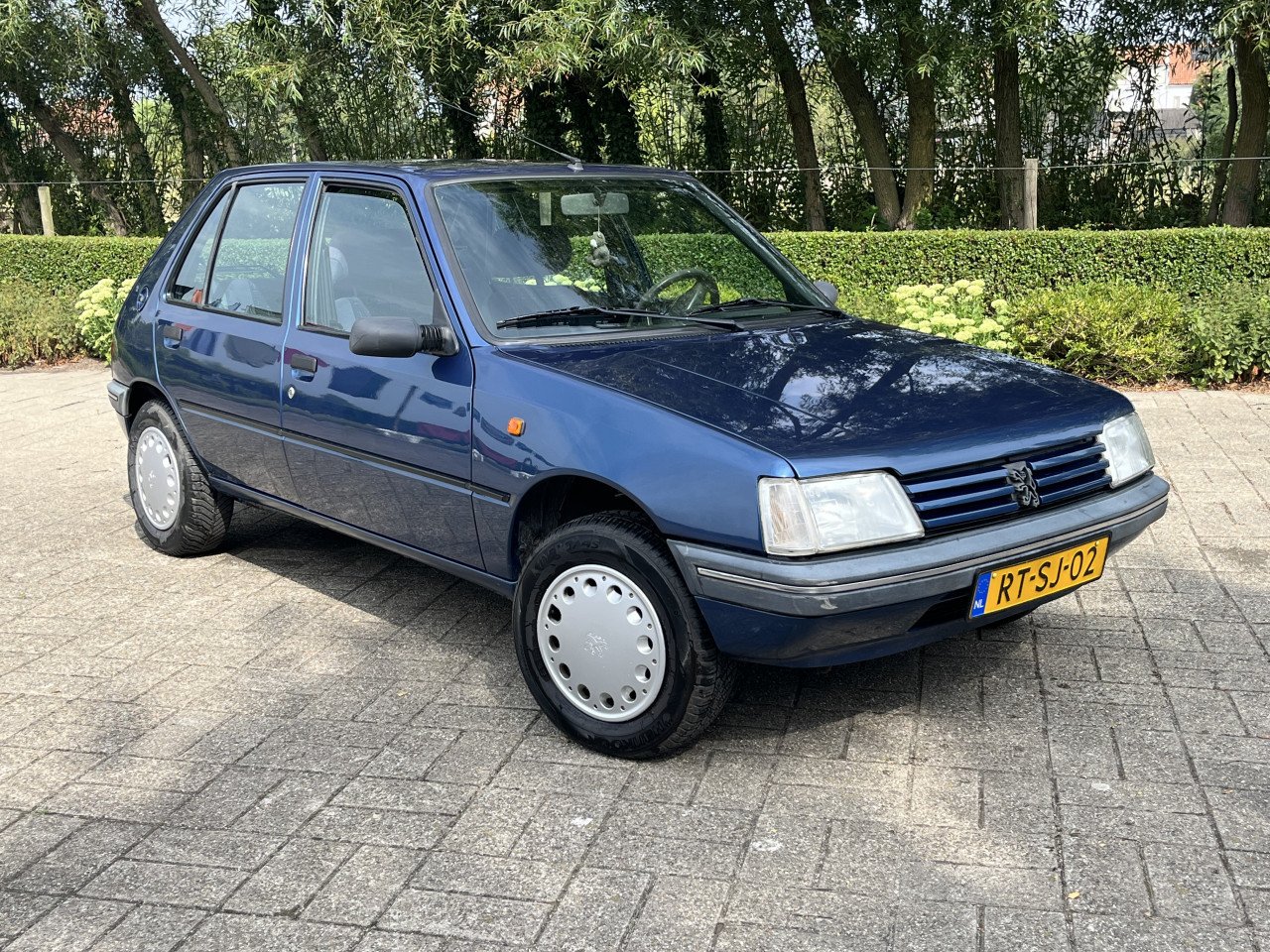 Peugeot 205 generation