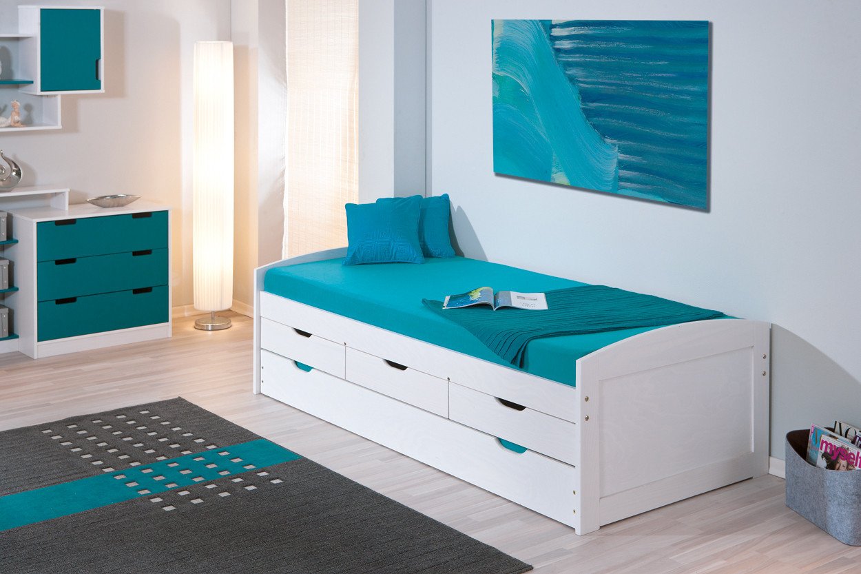 Kinderbed met logeerbed en lades. Een sfeermaker en handig bovendien.