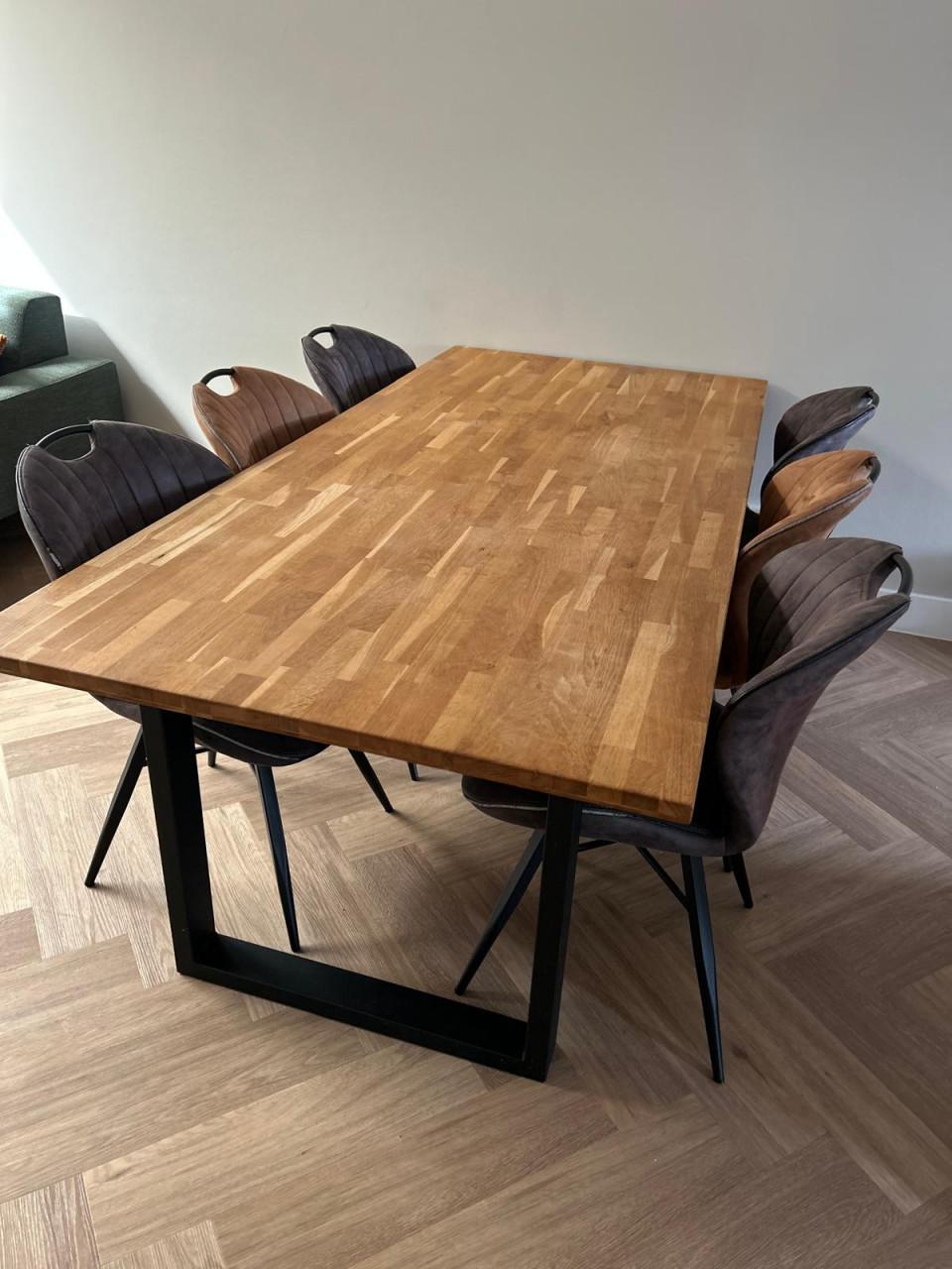 Mango houten tafel + 6 eetkamer stoelen