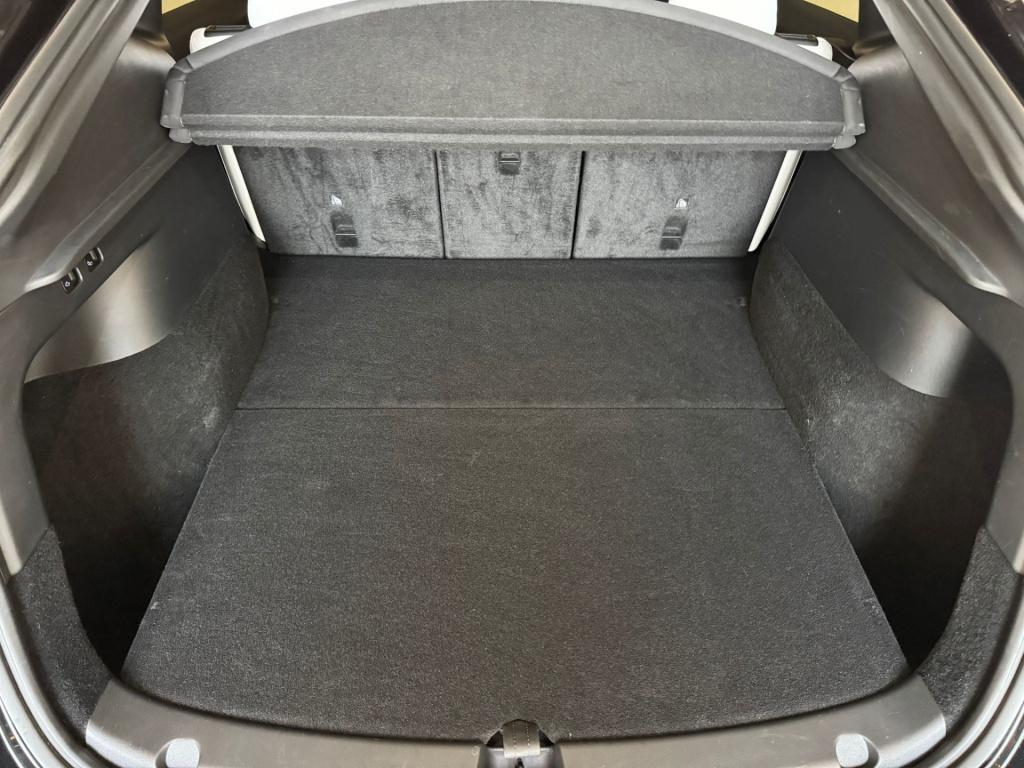 Tesla Model Y long range awd 75 kwh